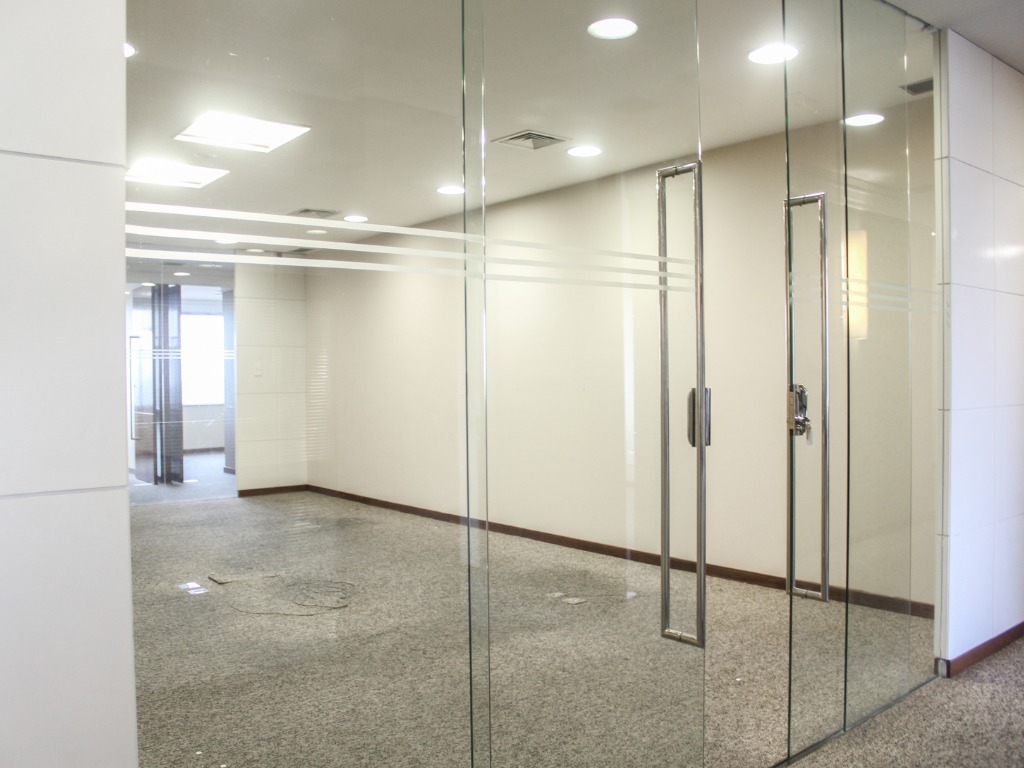 Sala comercial para alugar no Jardim Paulistano Sala comercial para alugar no Jardim Paulistano