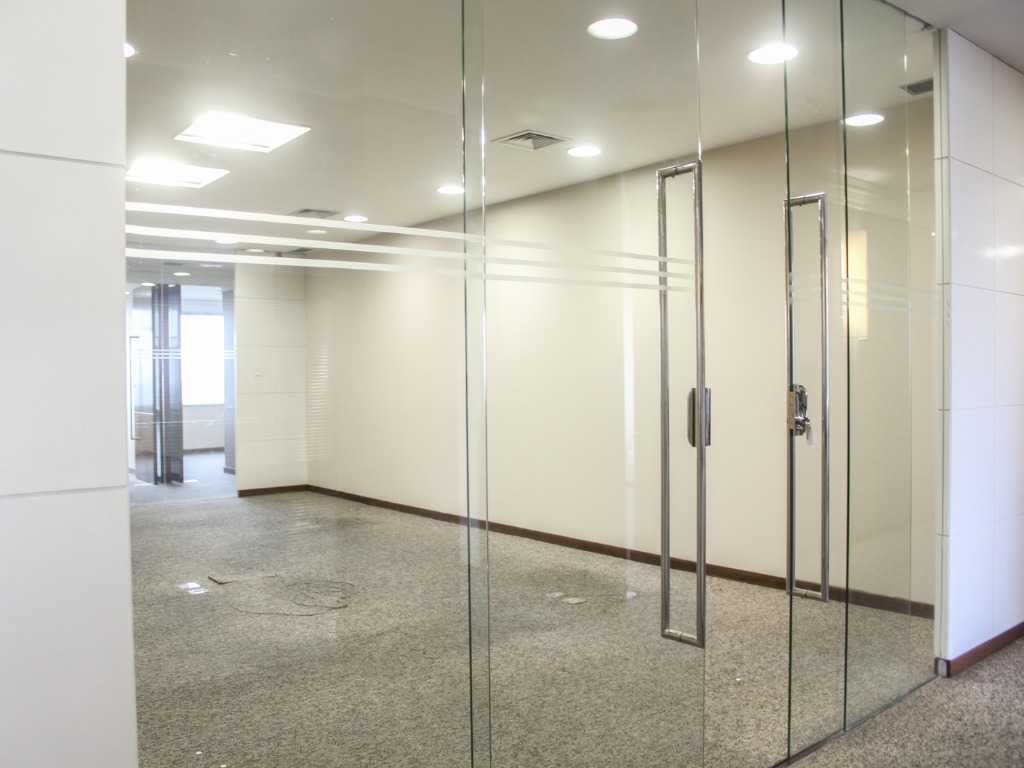 Sala comercial para alugar no Jardim Paulistano Sala comercial para alugar no Jardim Paulistano
