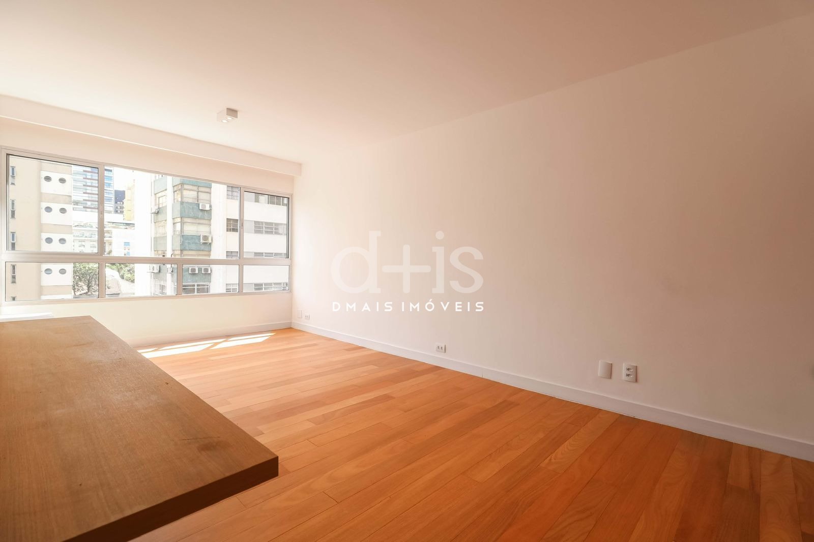 Apartamento Reformado de 96 m� com Su�te no Jardim Am�rica