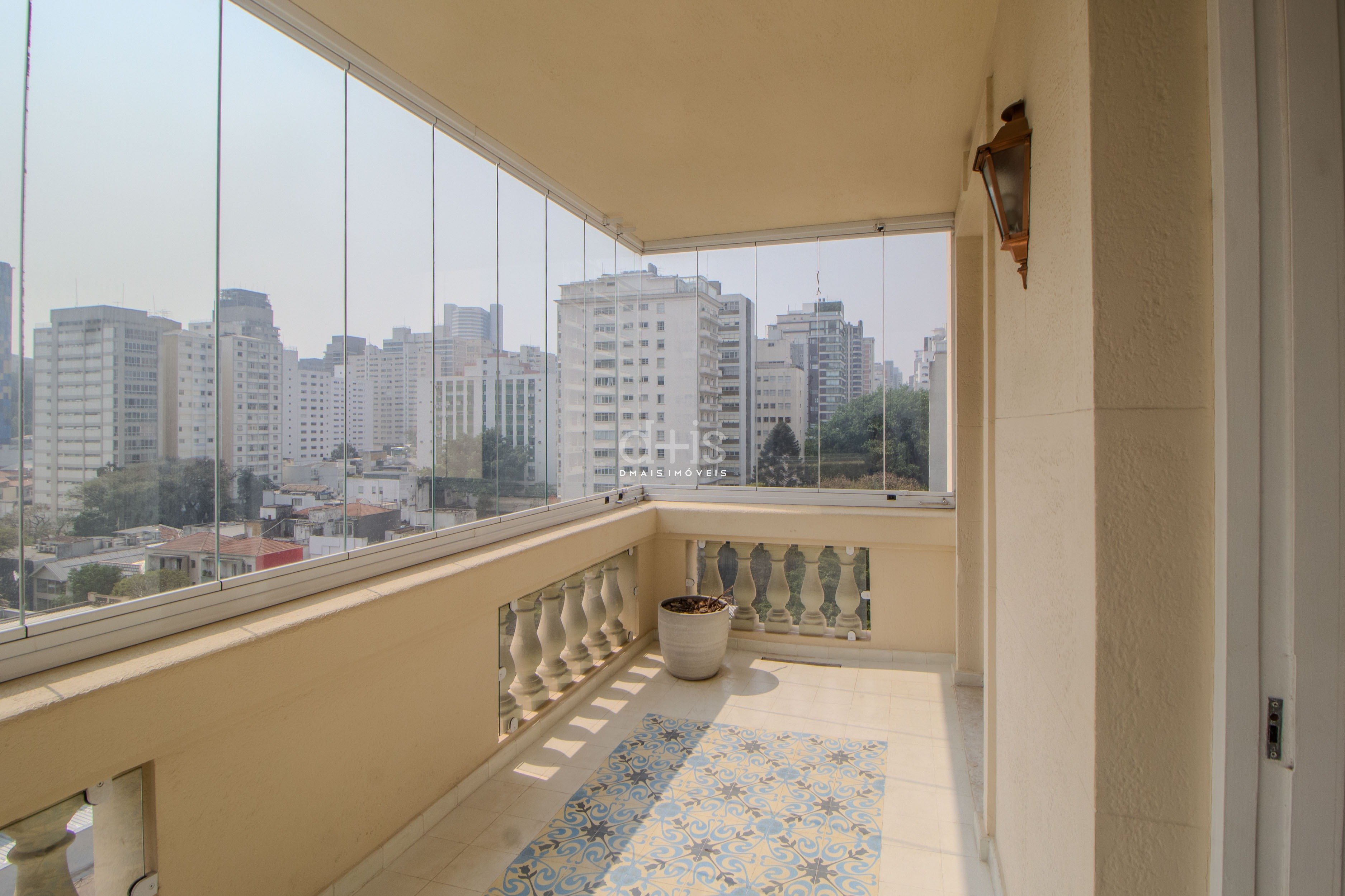 Apartamento para locao no Jardim Amrica, ao lado da Oscar Freire