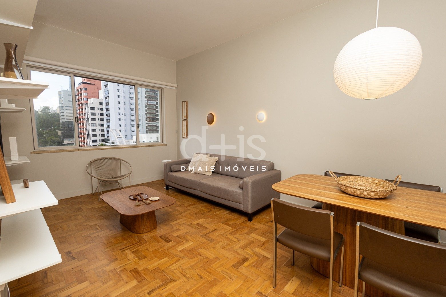 Apartamento Reformado de 81m� com 2 Dormit�rios no Jardins