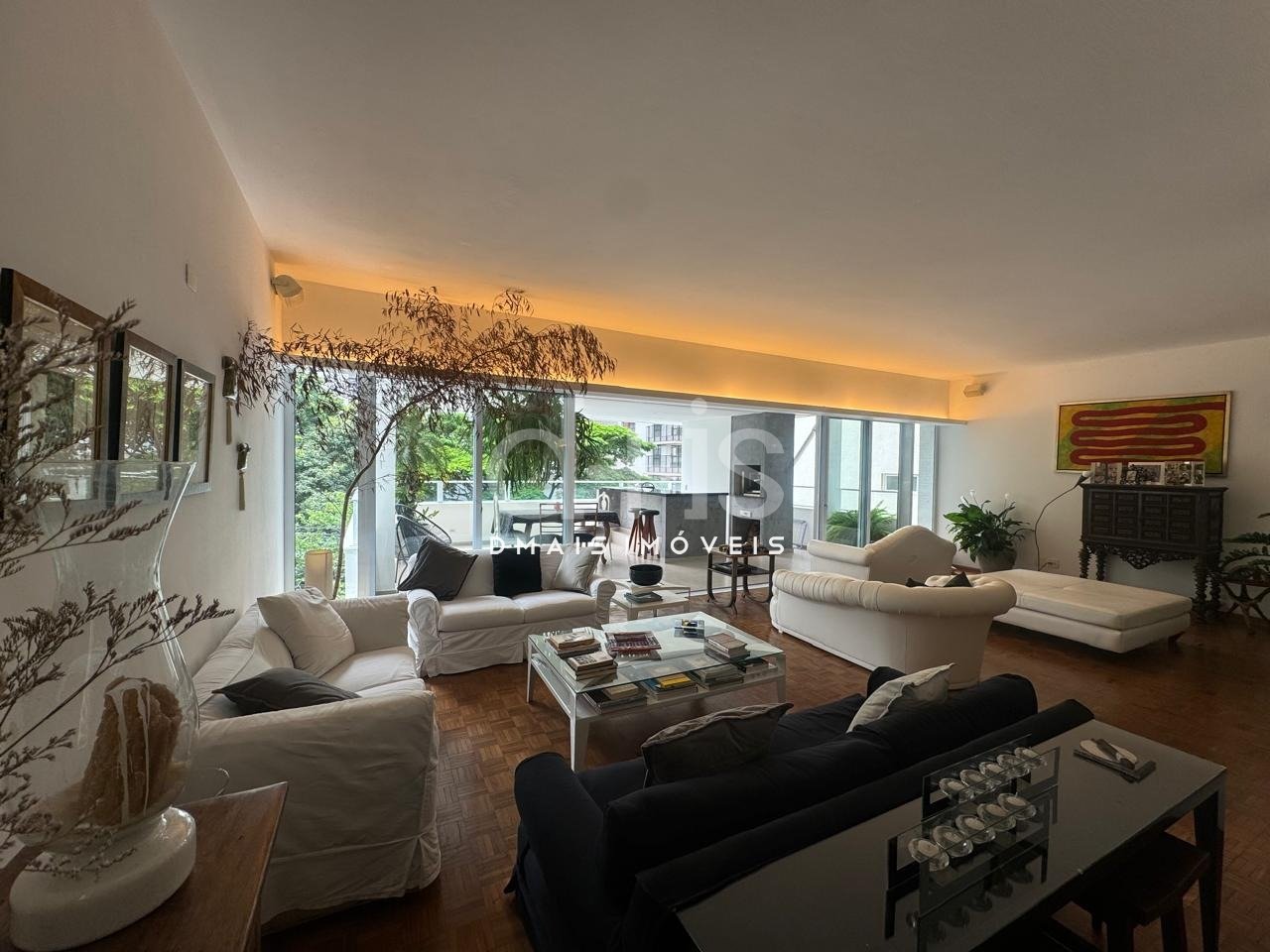 Apartamento de 208m² com Suíte e Varanda Gourmet no Jardins Apartamento de 208m² com Suíte e Varanda Gourmet no Jardins