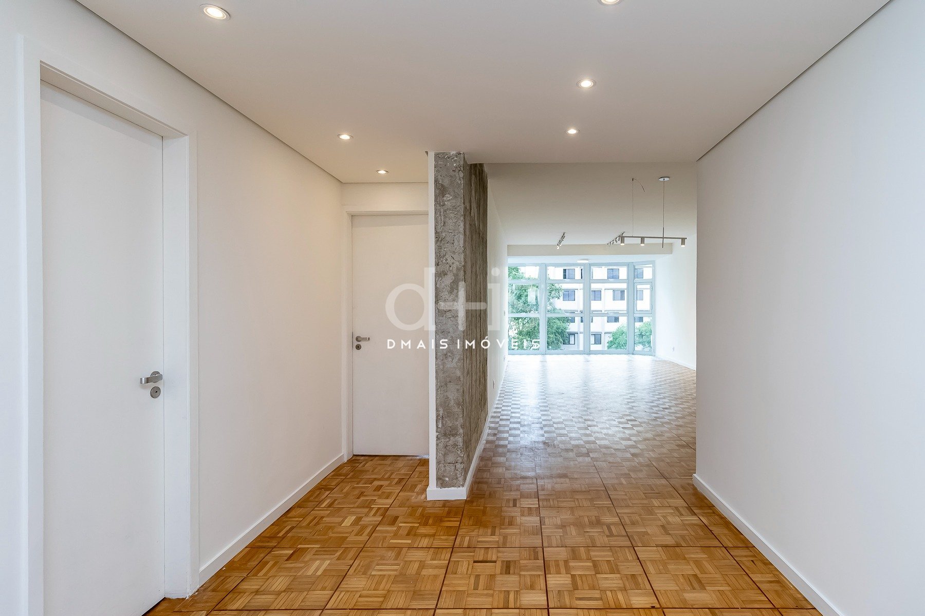 Apartamento reformado com 3 su�tes no Jardim Paulista