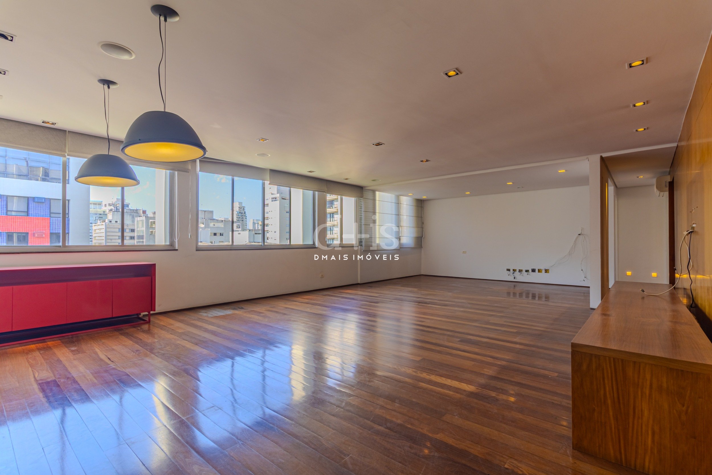 Apartamento Reformado de 153m com 2 Dormitrios e 1 Vaga no Jardins