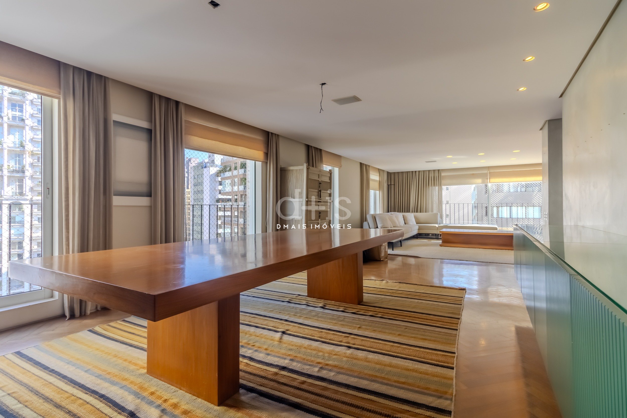 Cobertura Duplex Reformada com Piscina e 3 Sutes no Jardins