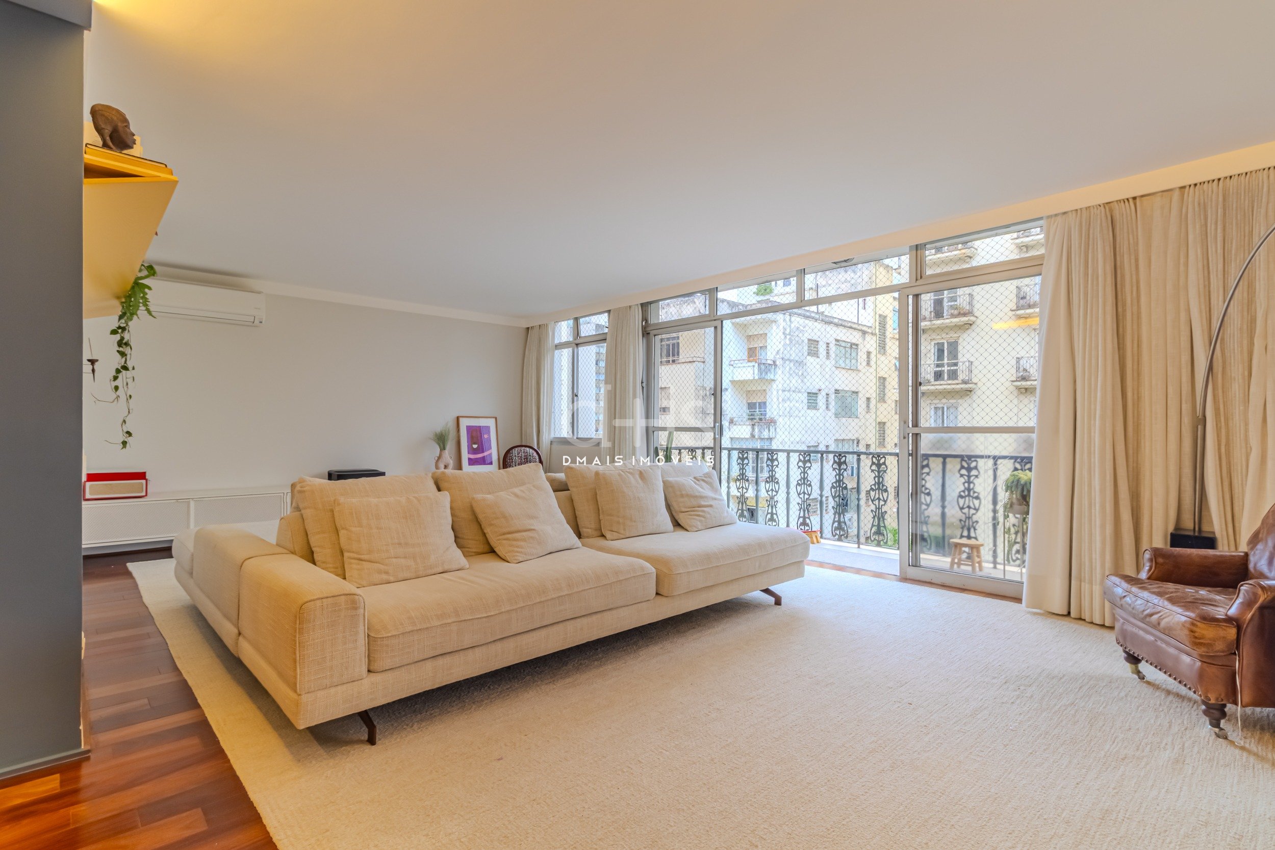 Apartamento com 2 Vagas prximo ao Clube Paulistano, no Jardins