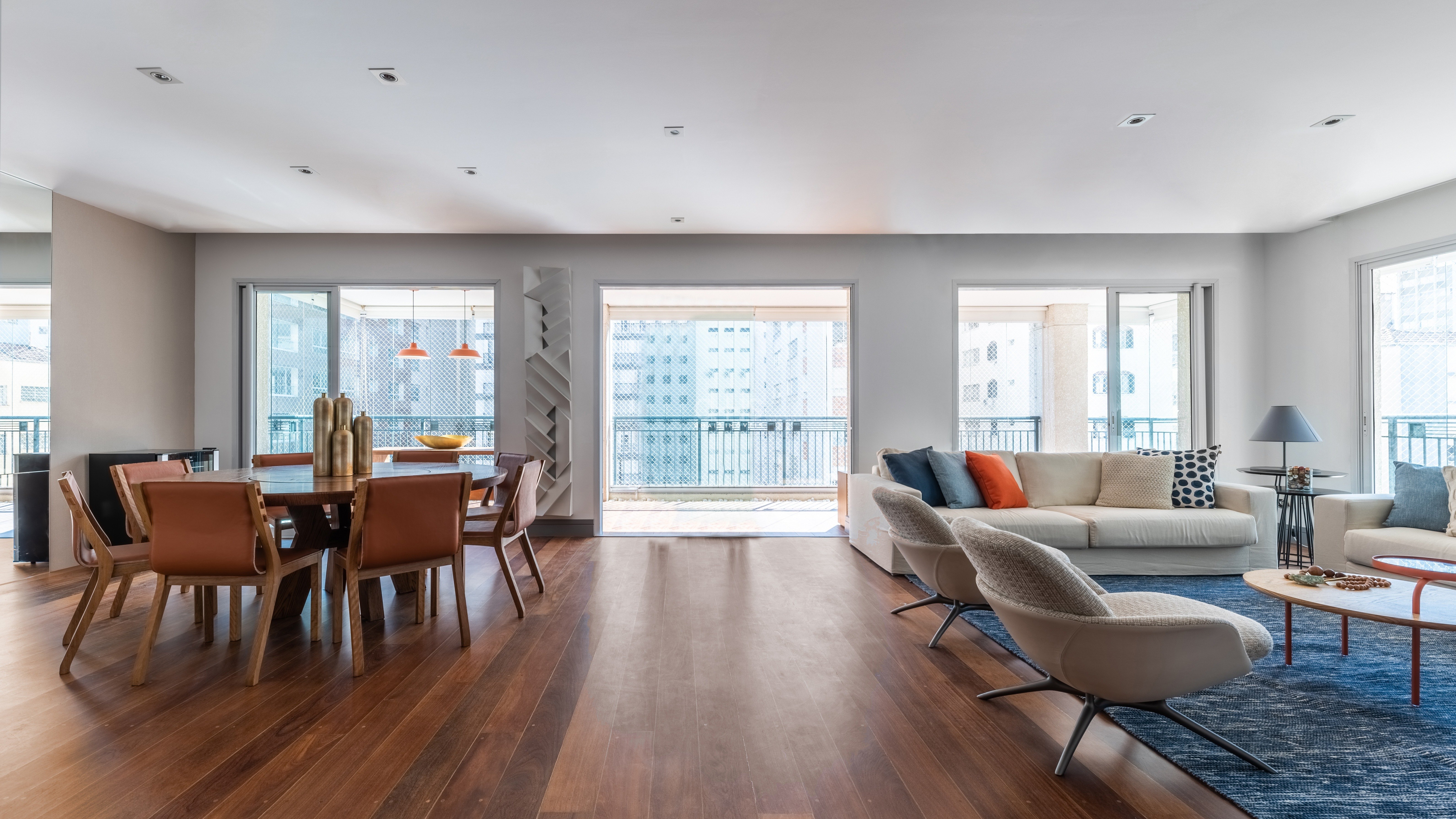 Apartamento reformado de 260m² com 4 Dormitórios no Jardins Apartamento reformado de 260m² com 4 Dormitórios no Jardins