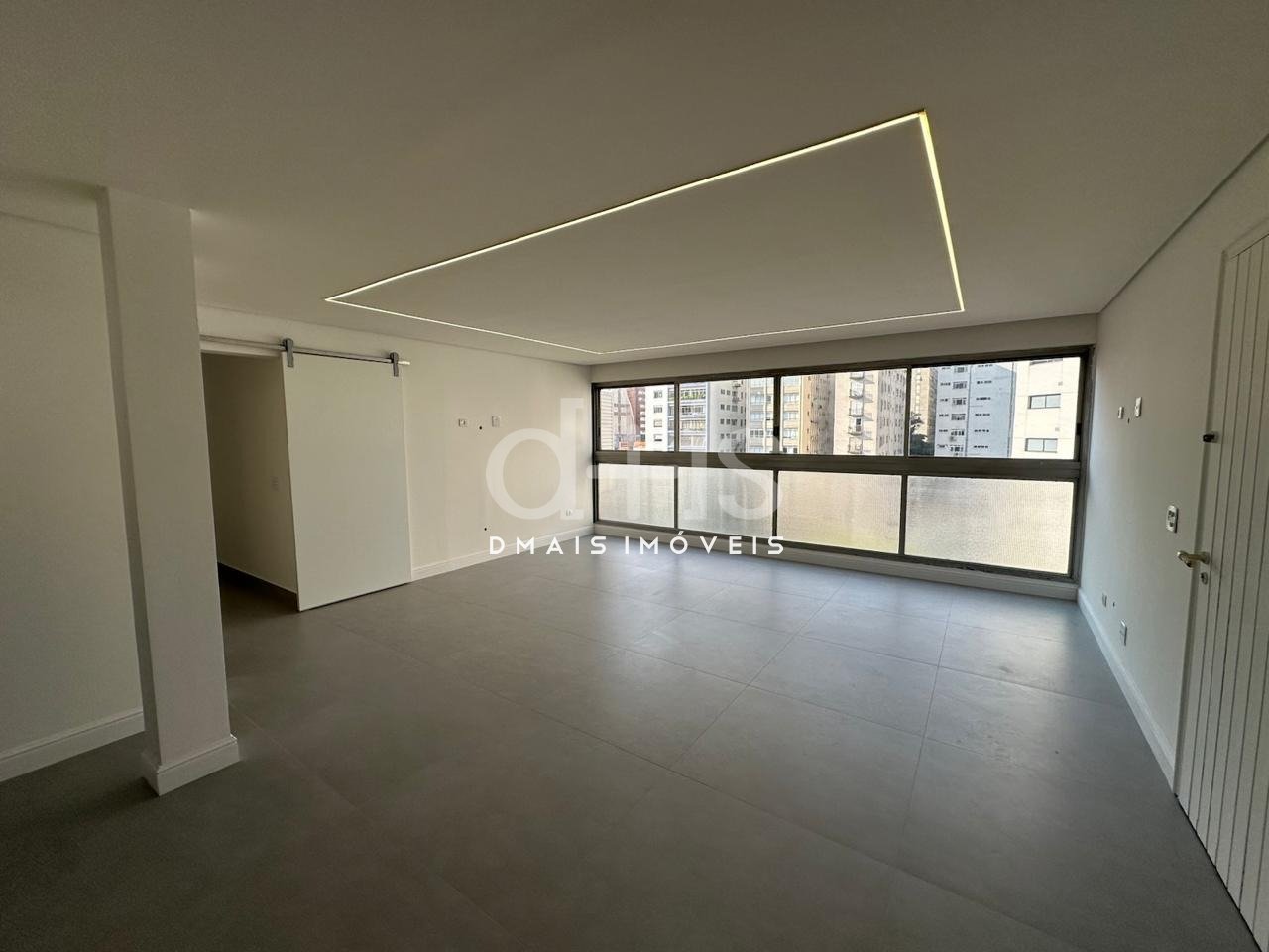 Apartamento Reformado com 3 dormit�rios no Jardins
