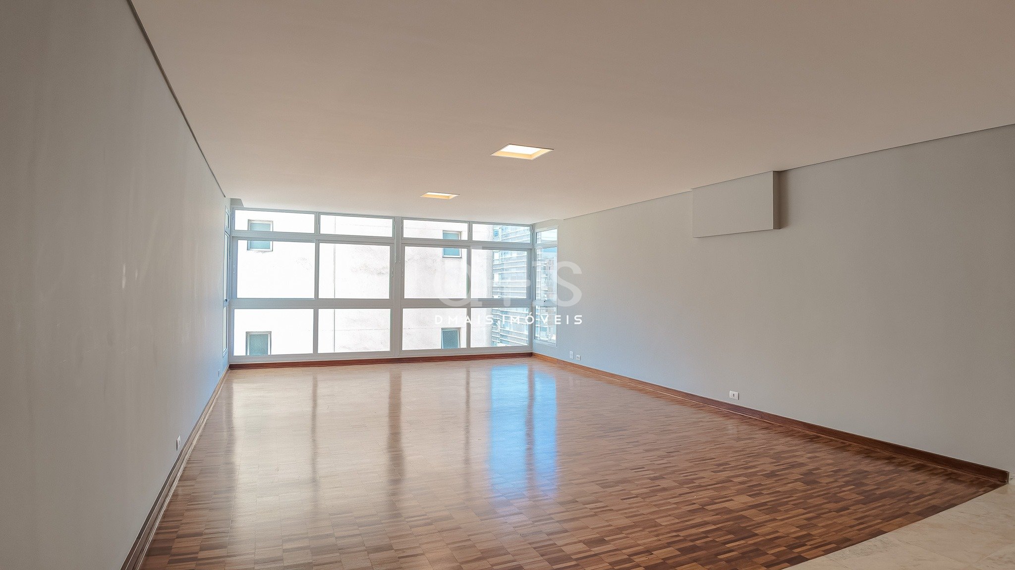 Apartamento de 180 m�  em localiza��o privilegiada no cora��o do Jardins
