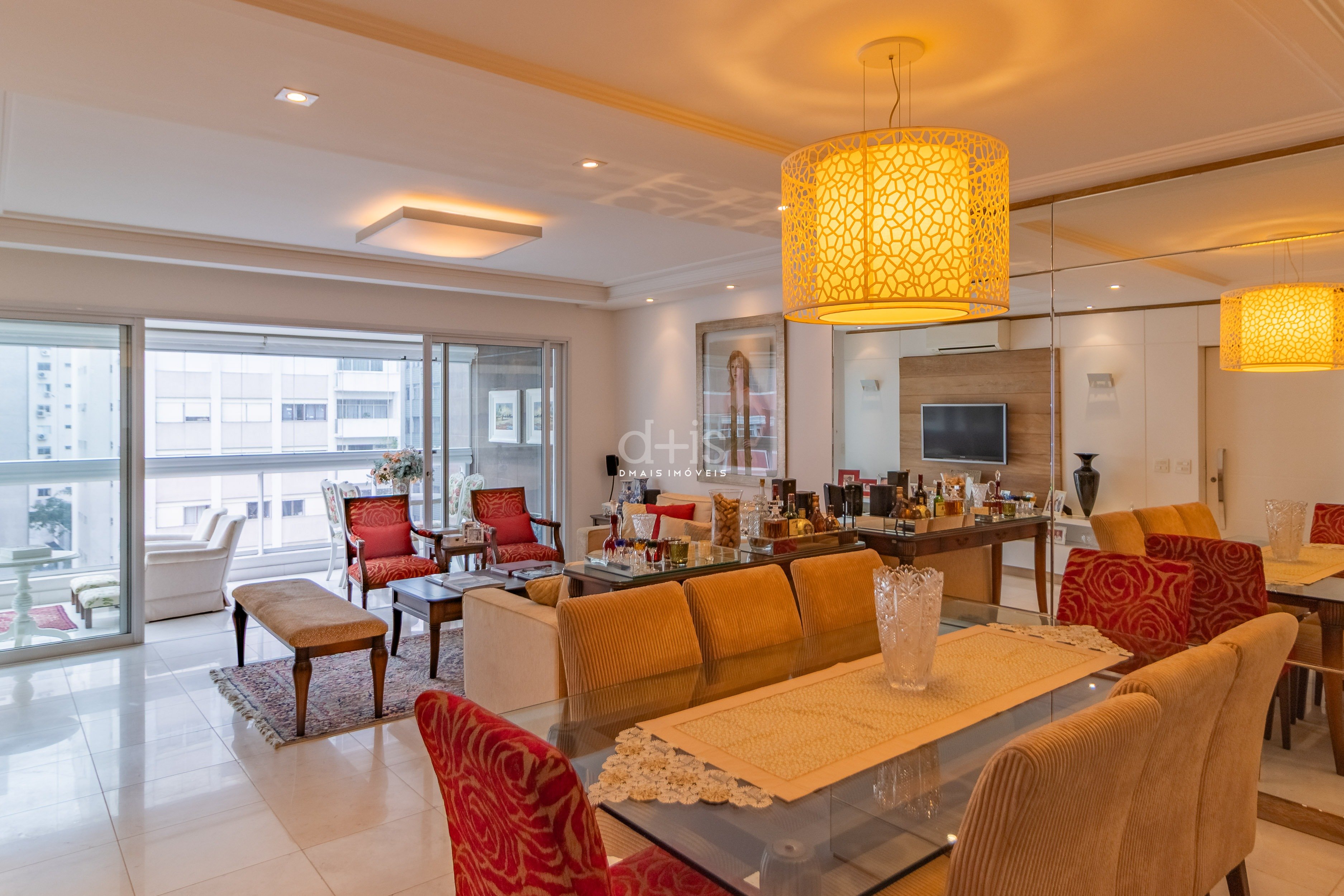 Apartamento com 3 Sutes e Varanda no Jardim Paulista