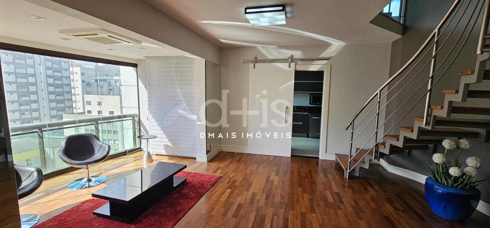 Apartamento Duplex Reformado com 3 Sutes e 4 Vagas no Jardim Paulista