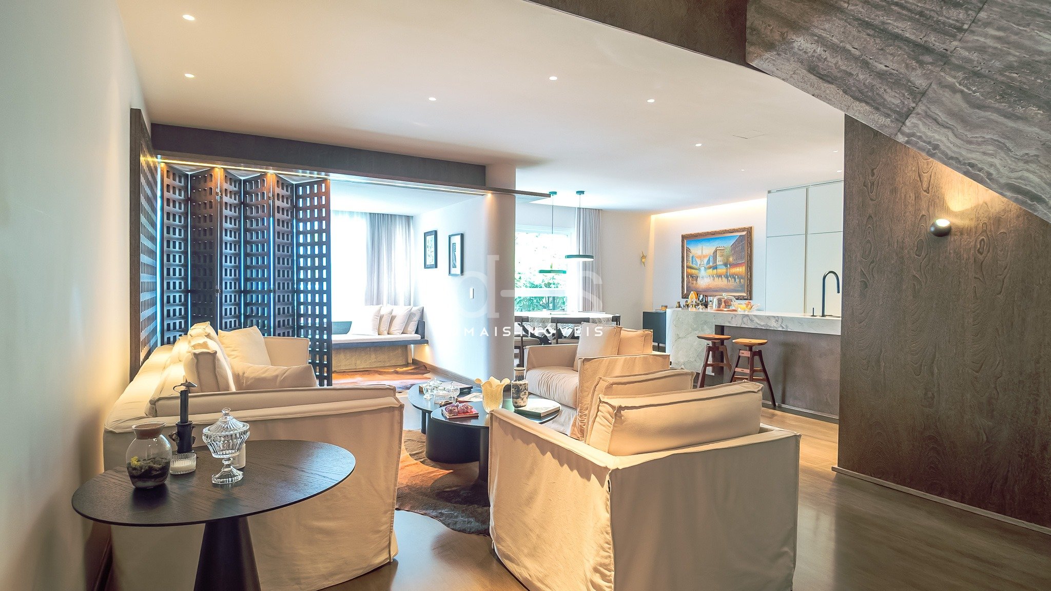 Apartamento duplex reformado de 178m² com 3 suítes no Jardim Paulista Apartamento duplex reformado de 178m² com 3 suítes no Jardim Paulista