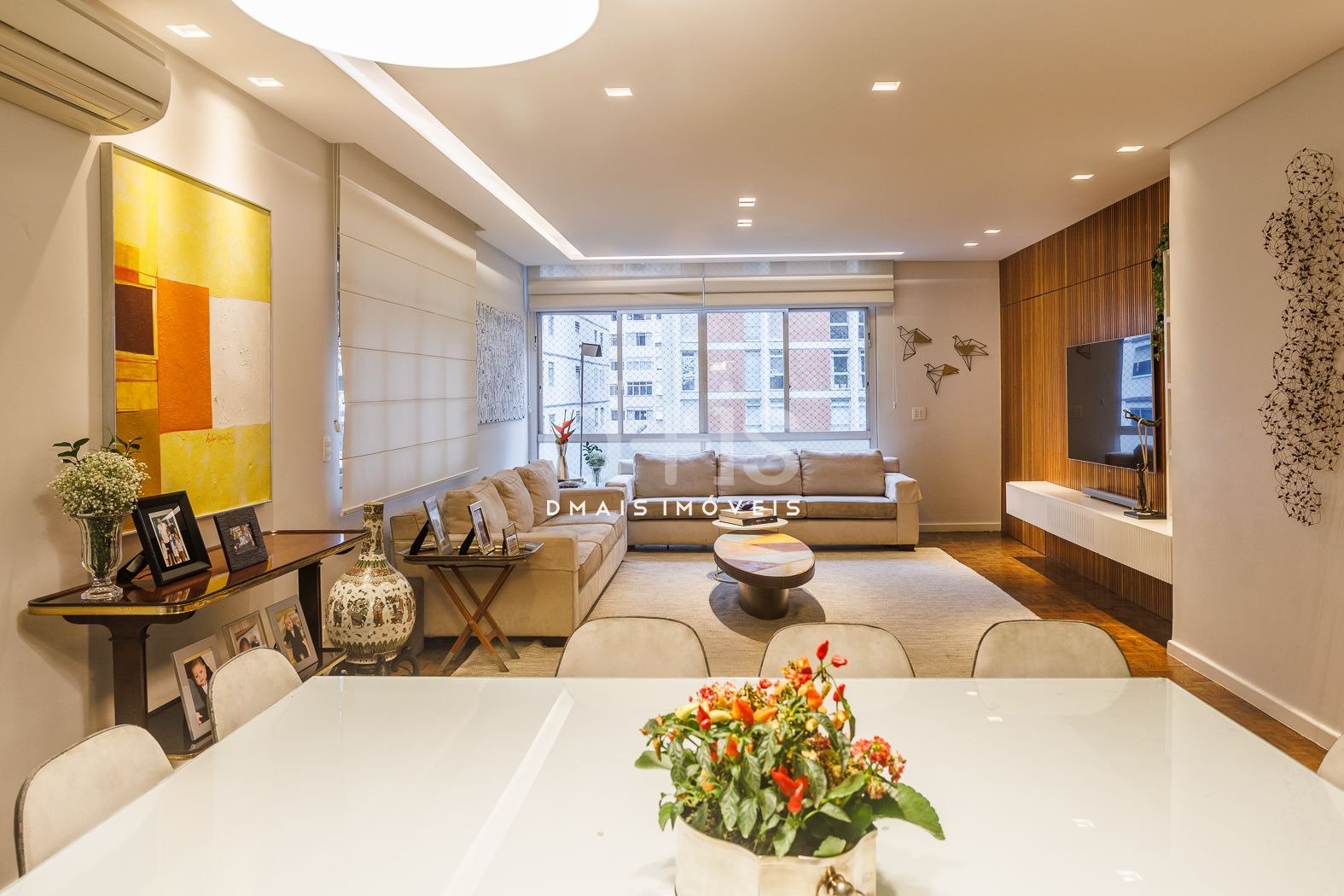 Apartamento de 216m² com 3 Suítes e 2 Vagas no Jardins Apartamento de 216m² com 3 Suítes e 2 Vagas no Jardins