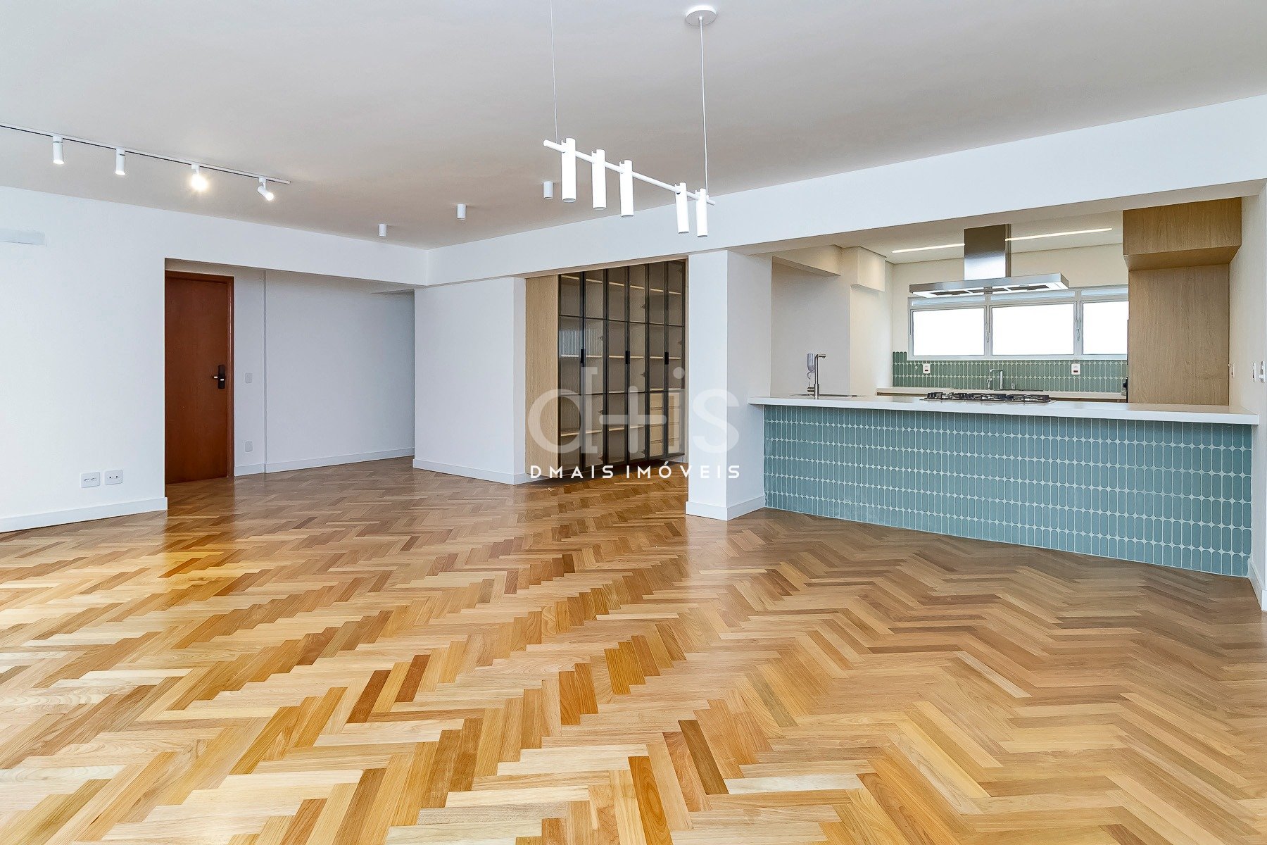 Apartamento Reformado com 3 Dormitrios no Jardins
