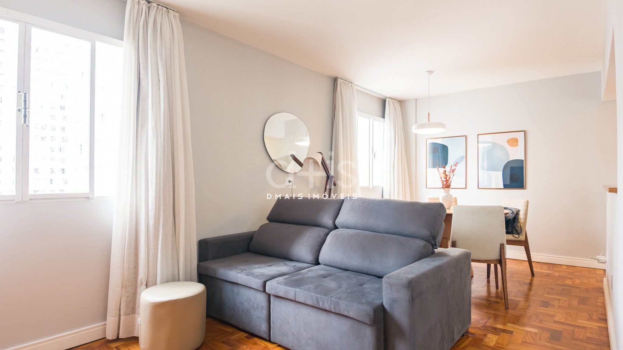 Apartamento mobiliado de 84 m� na parte plana do Jardins