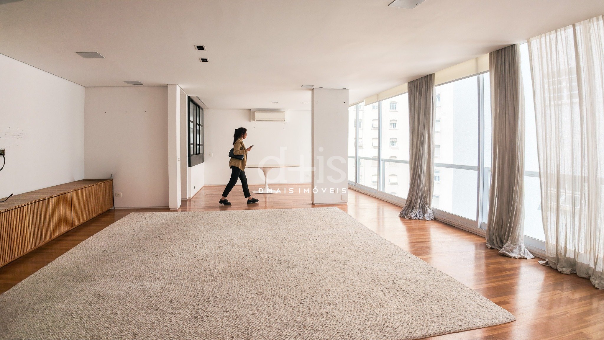 Apartamento de 219m� com 2 Su�tes e 1 Vaga no Jardins