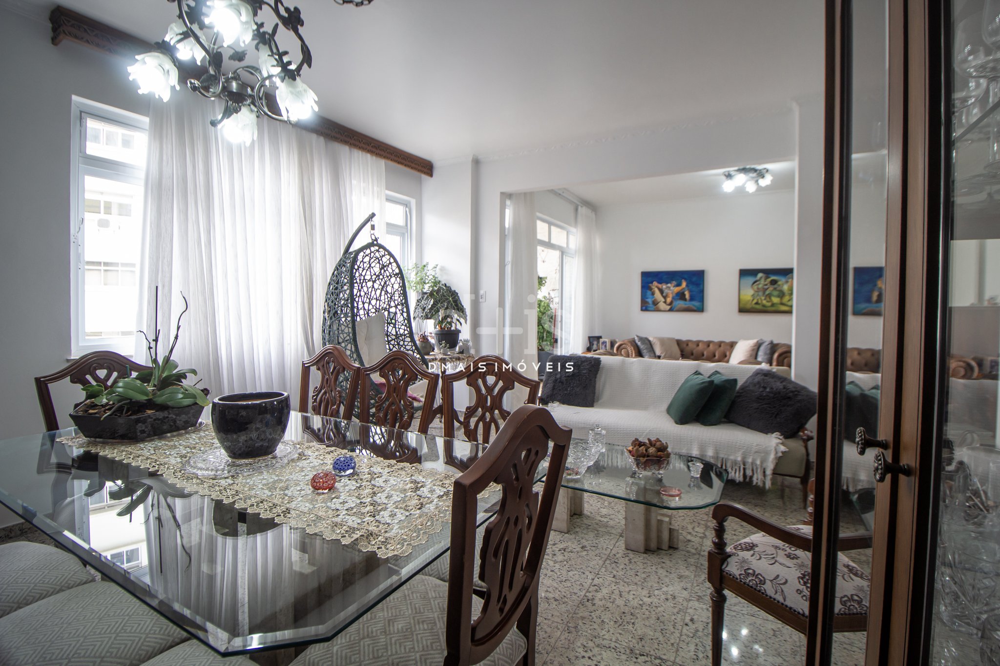 Apartamento com ambientes espaçosos, ao lado do colégio Dante e ao parque Trianon MASP Apartamento com ambientes espaçosos, ao lado do colégio Dante e ao parque Trianon MASP