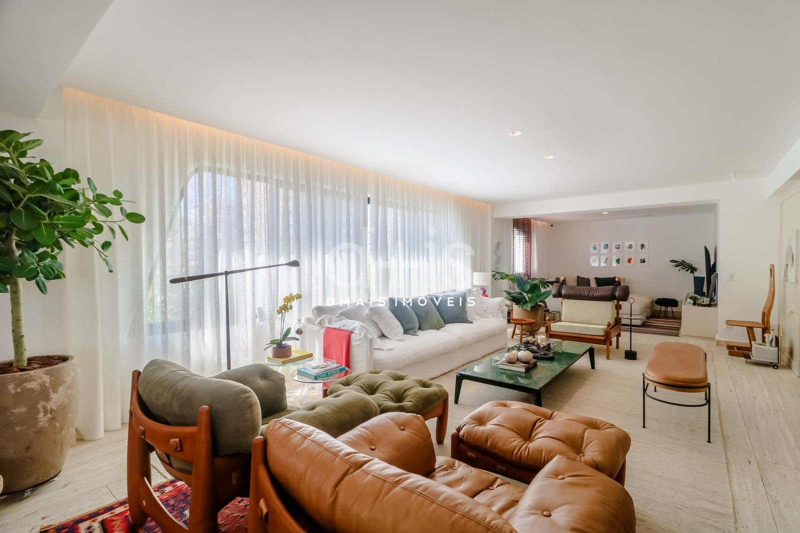 Apartamento Lindemberg de 244 m� com 3 su�tes e 3 vagas no Jardim Paulista