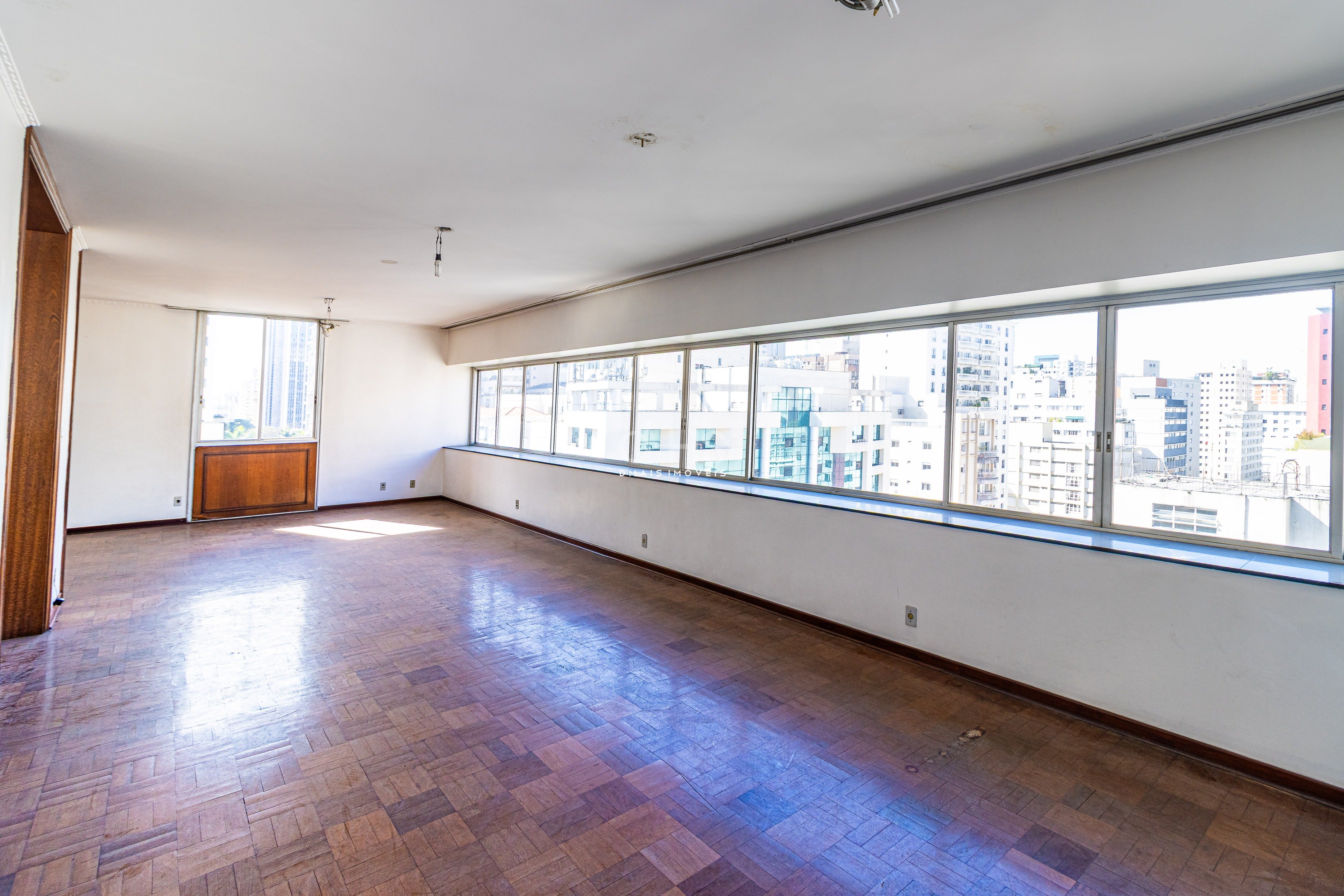 Apartamento com potencial no Jardim Paulista Apartamento com potencial no Jardim Paulista