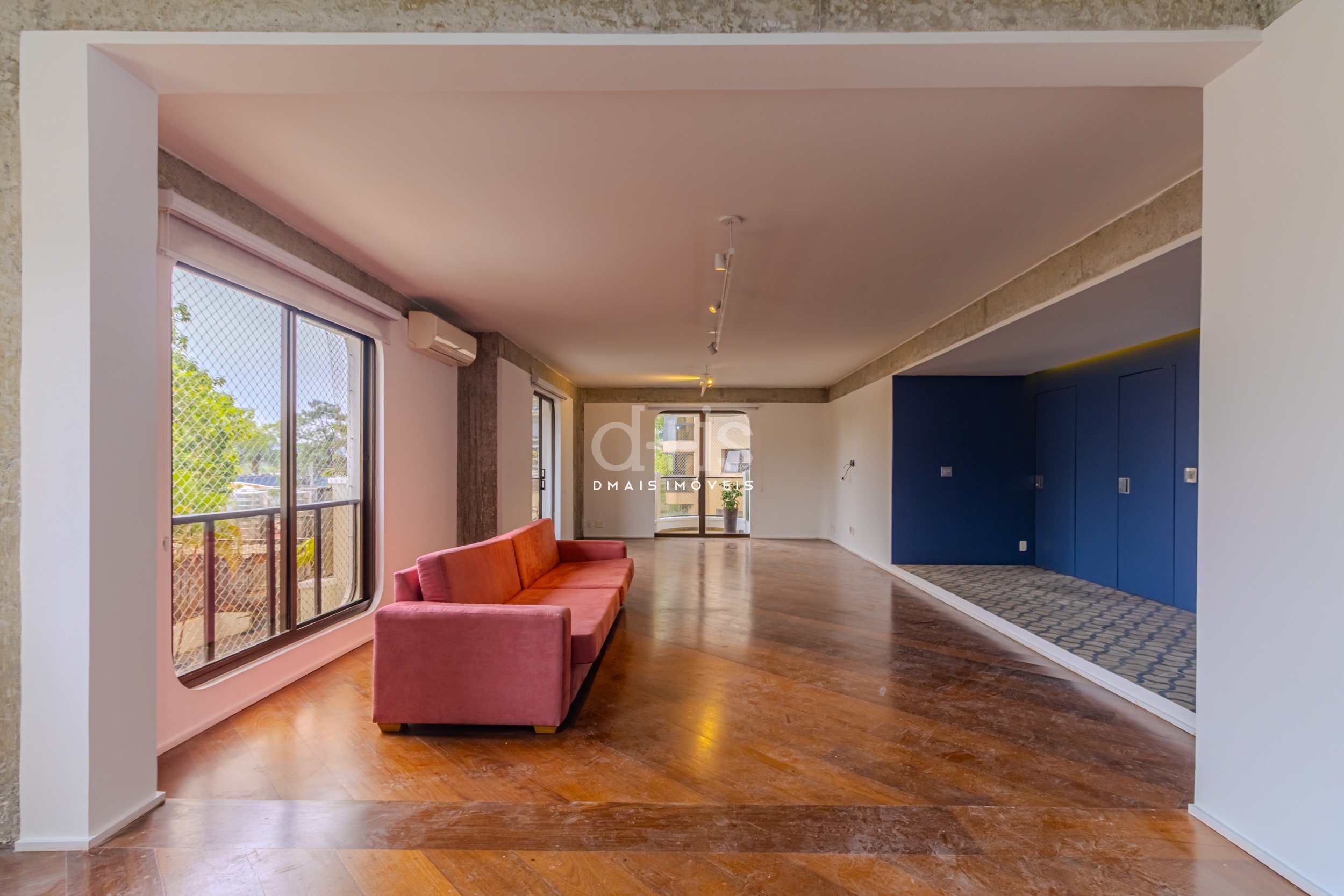 Apartamento de 270m com 3 Sutes e 4 Vagas no Jardim Paulista