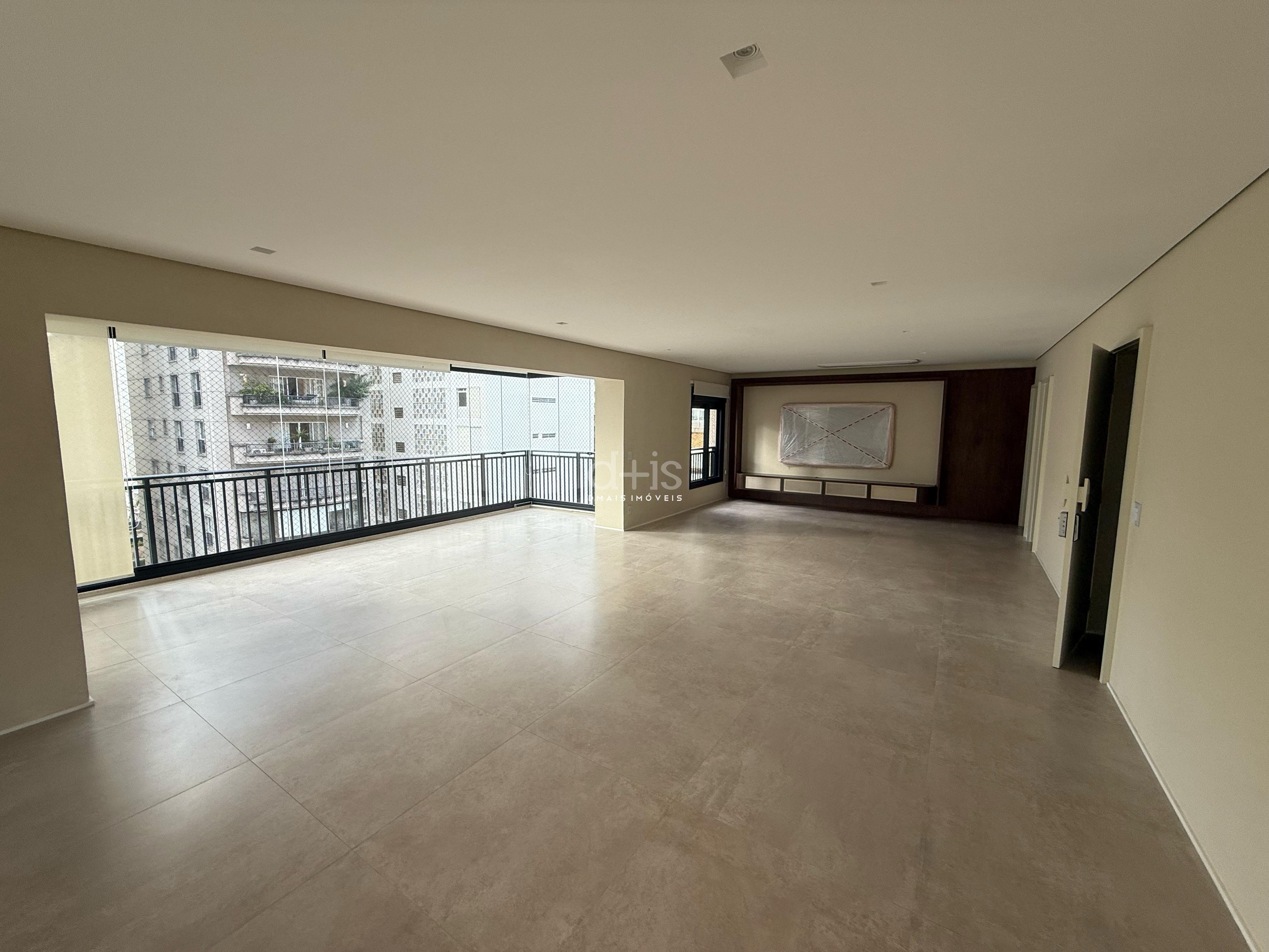 Apartamento de 226m com 3 Sutes e Varanda Gourmet no Jardins