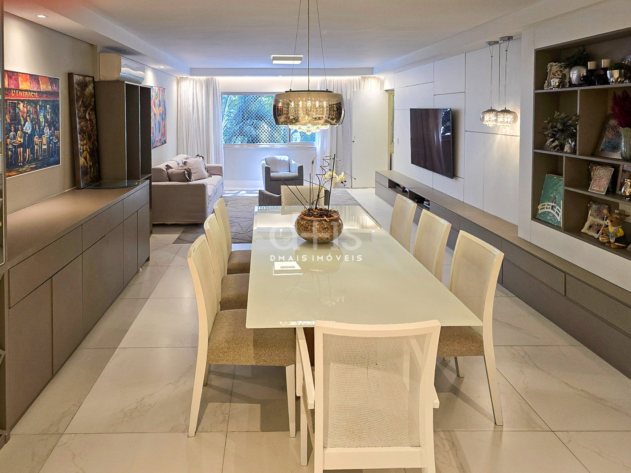 Apartamento reformado de 165m� com 3 su�tes no Jardim Paulista