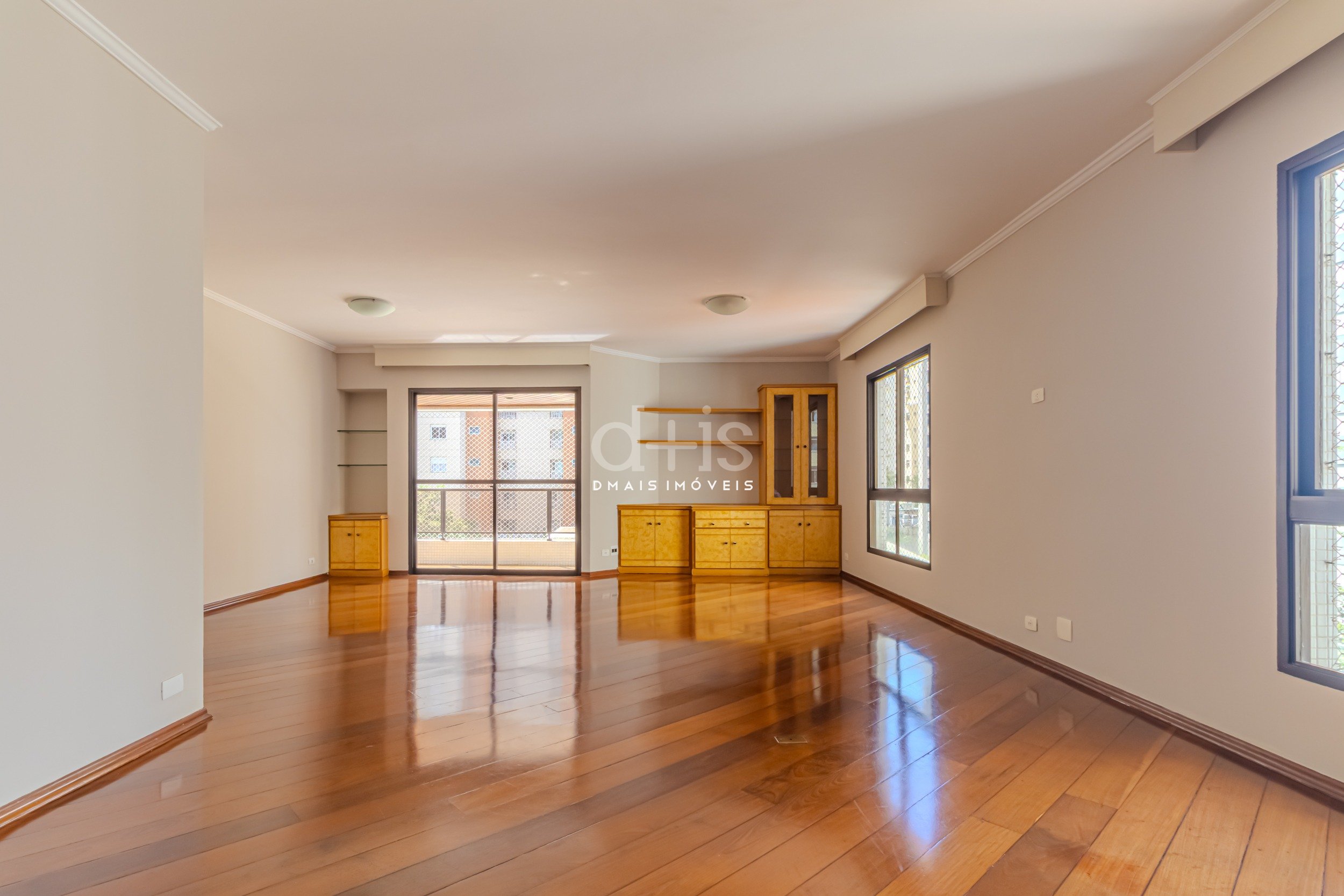 Apartamento com 4 Dormitrios e Sacada no Jardim Paulista