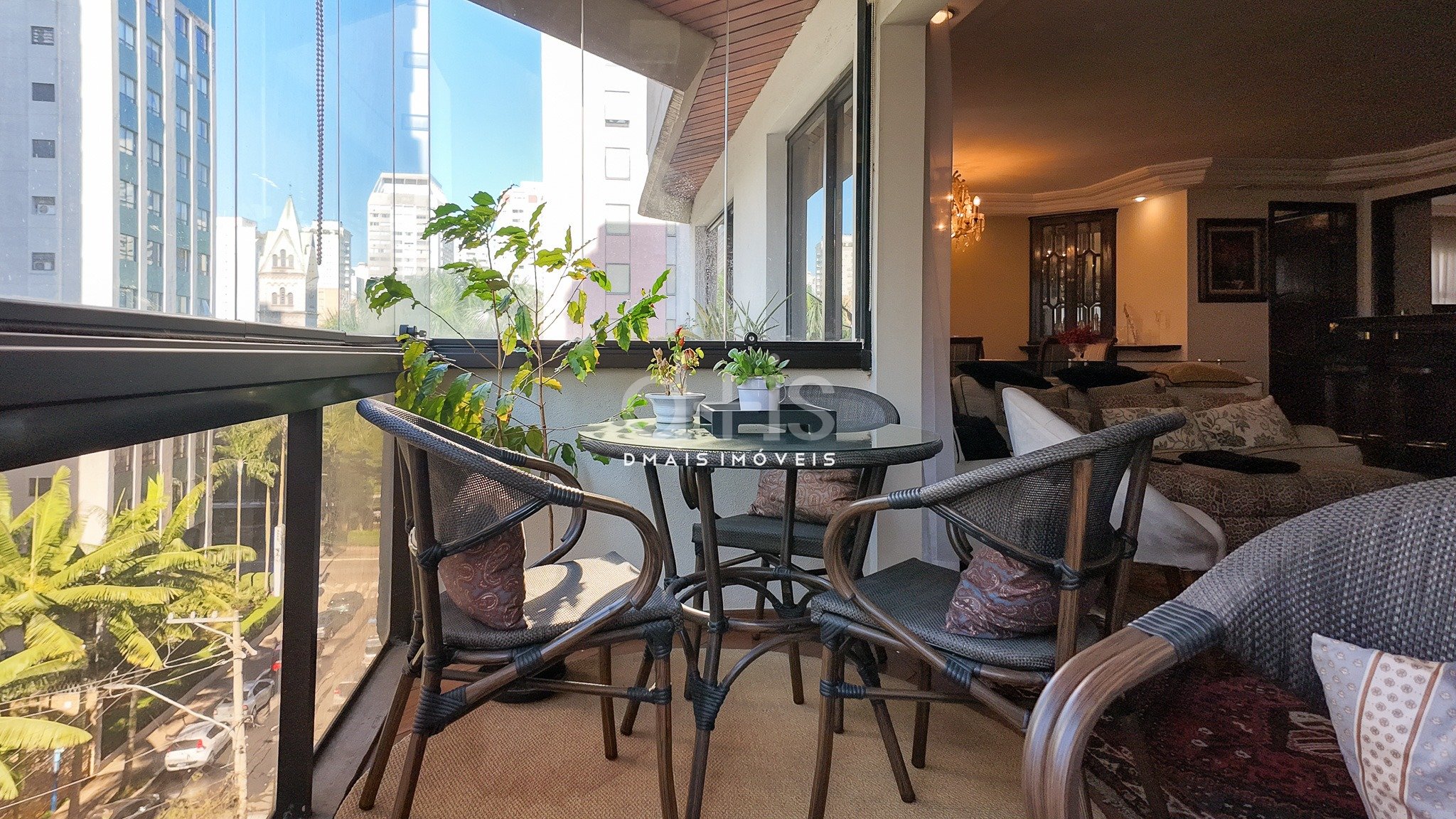 Apartamento com 4 Vagas e Varanda no Jardins Apartamento com 4 Vagas e Varanda no Jardins