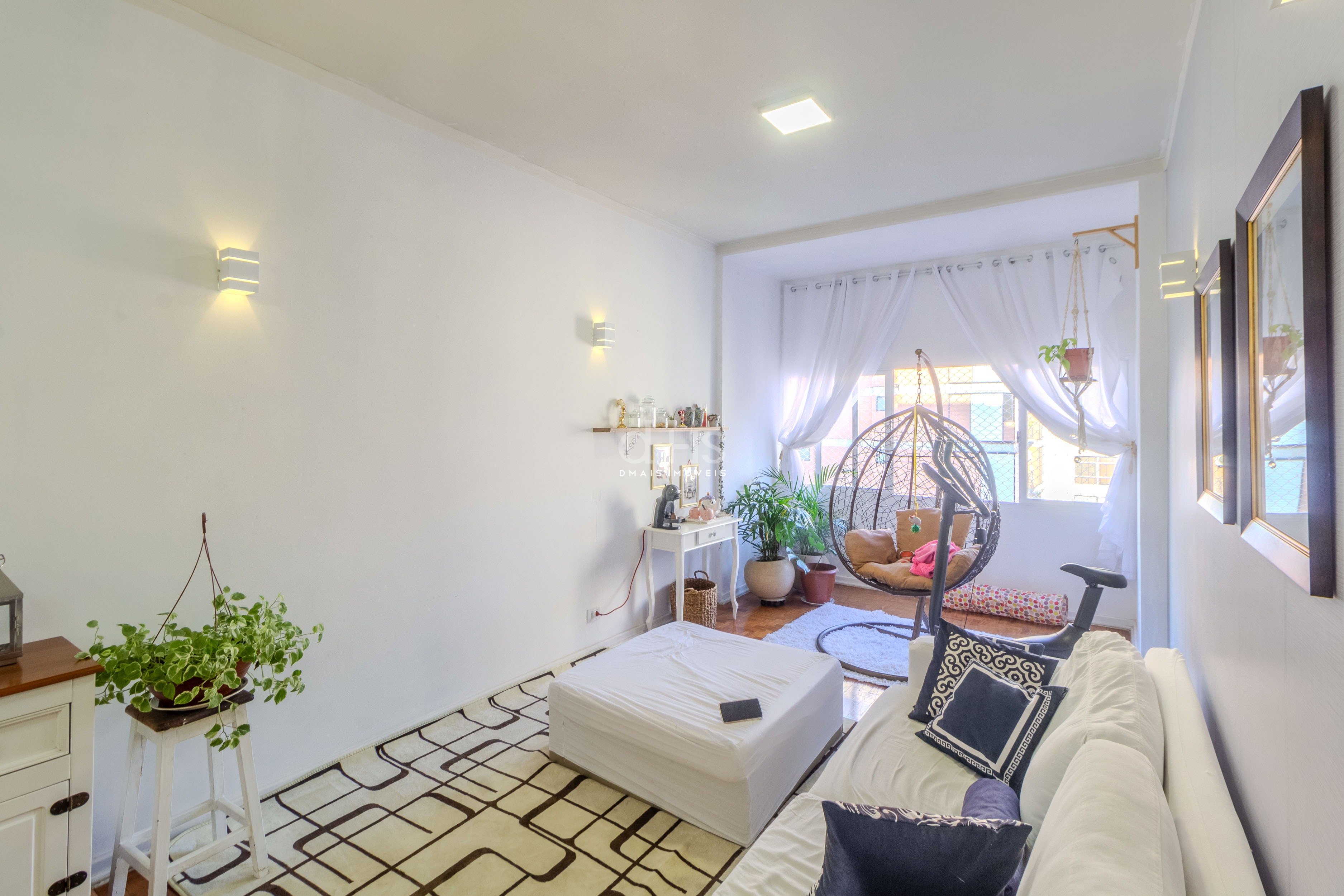 Apartamento charmoso, iluminado e aconchegante com 2 dormitrios no Jardim Amrica