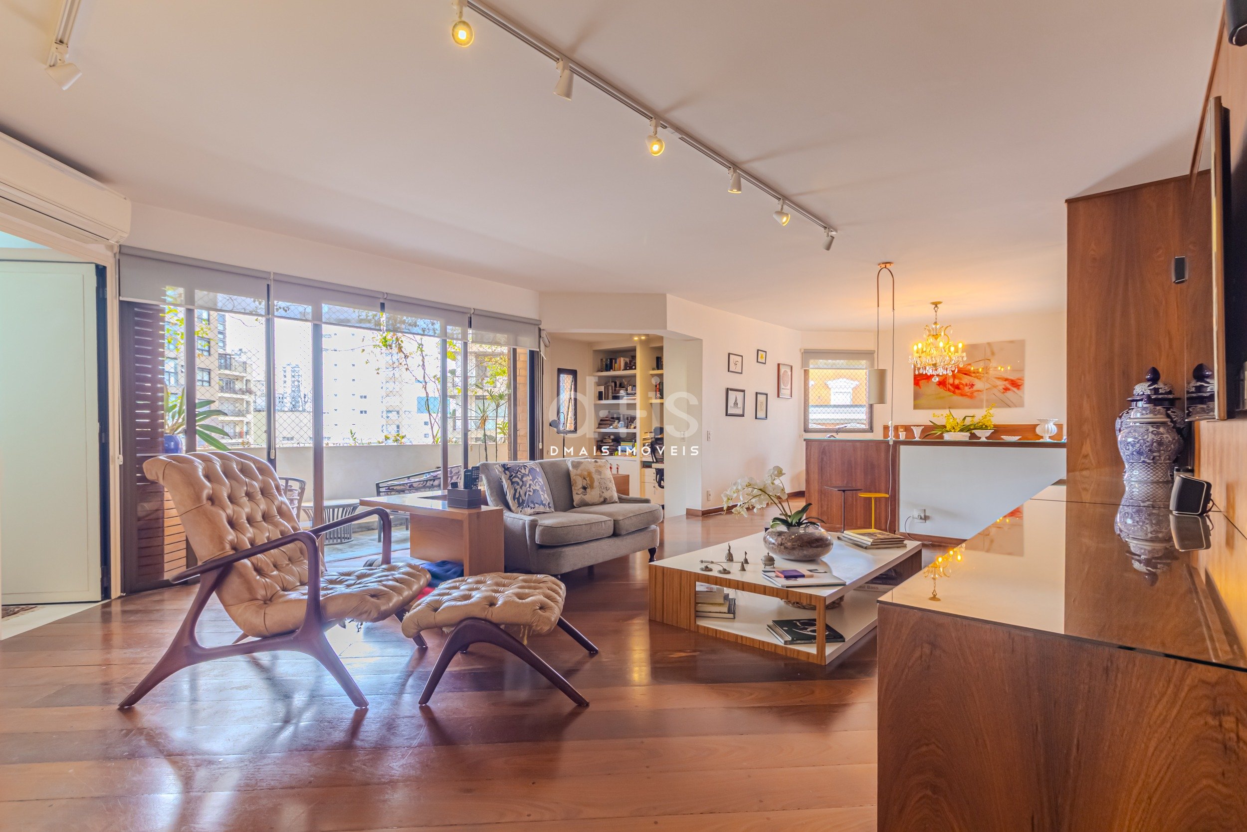 Apartamento de 227m com 3 Sutes e 3 Vagas no Jardins